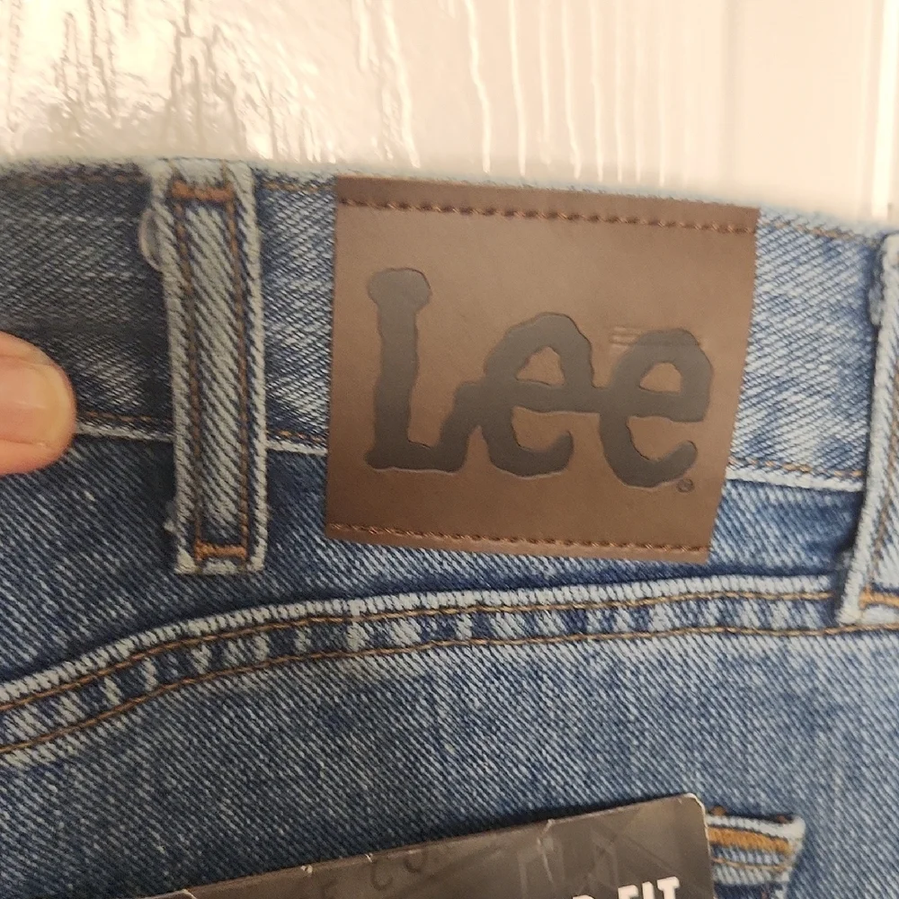 NWT Lee Men's Straight Leg Opening Regular Fit Medium Wash Blue Jeans Size 38x32